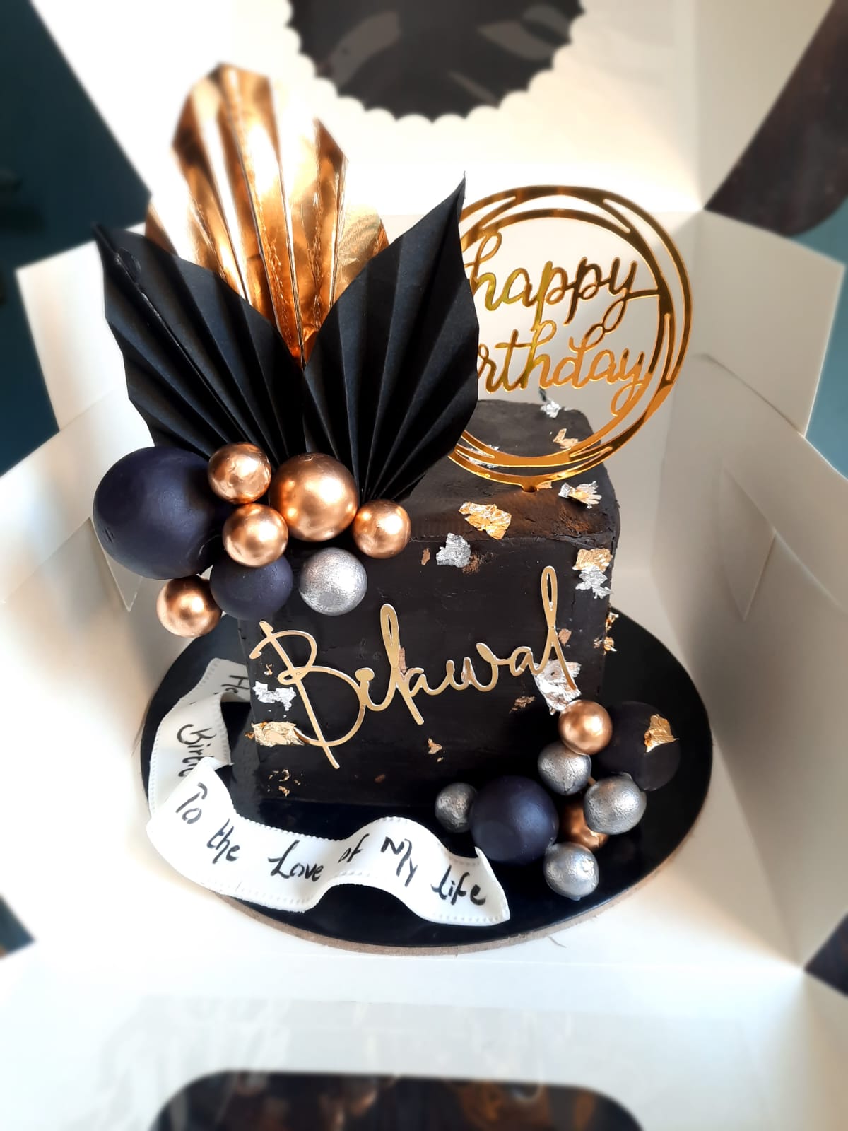 WhatsApp Image 2026-04-19 at 13.16.42 (2) Bespoke Black & Gold Cake - Image 1