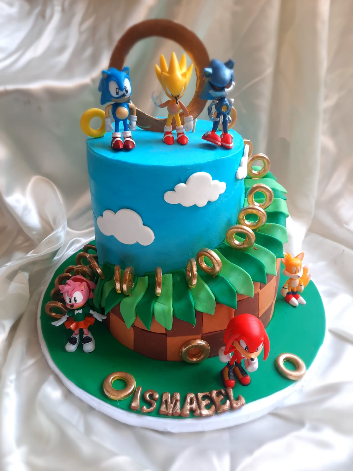 WhatsApp Image 2026-04-25 at 17.26.26 (1) Sonic Theme Cake - Image 1